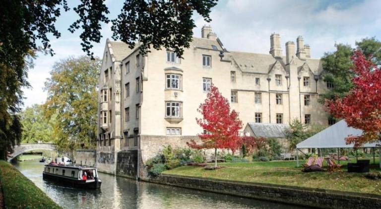 Cambridge Narrowboats - Beautiful Narrowboat Glyndwr — photo 4