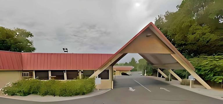 Lodge  Red Bluff