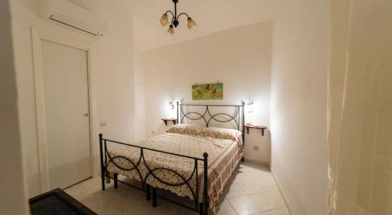 House with 2 rooms for 4 persons — photo 2