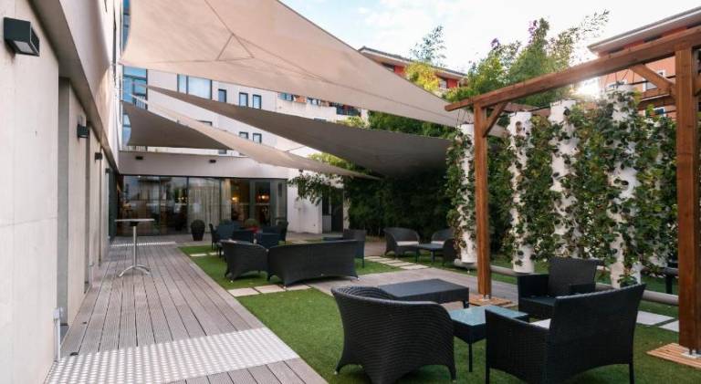 Hôtel Mercure Villefranche-en-Beaujolais - Ici & Là — photo 5