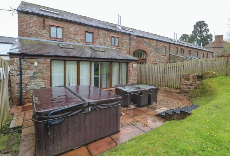 Cottage  Newton Reigny