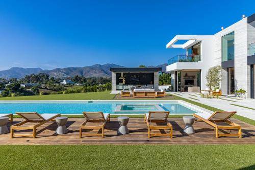 Villa  Central Malibu