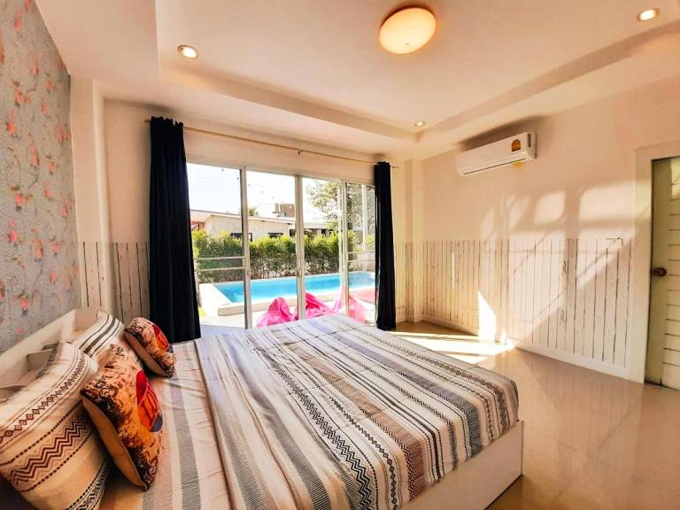 House with barbecue, private pool & terrace | Suitable for remote work — photo 2