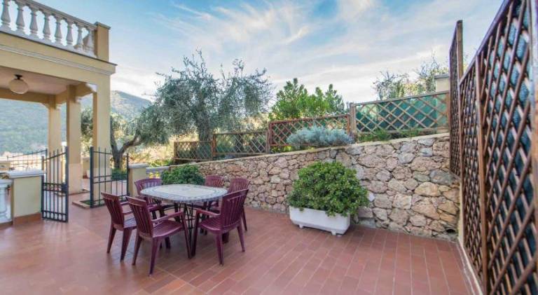 Holiday apartment with pool, patio & garden in Finale Ligure