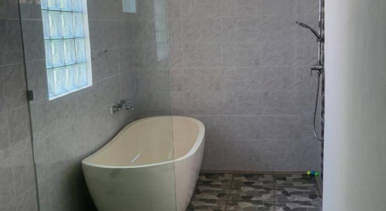 Villa with pool & jacuzzi — photo 2