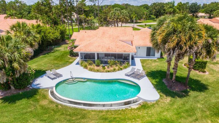 Child-friendly vacation home with yard, barbeque & fast internet | Lake view | Pets are welcome — photo 4
