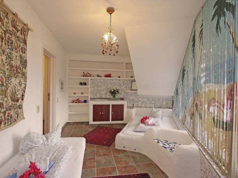 House with garden & terrace — photo 5