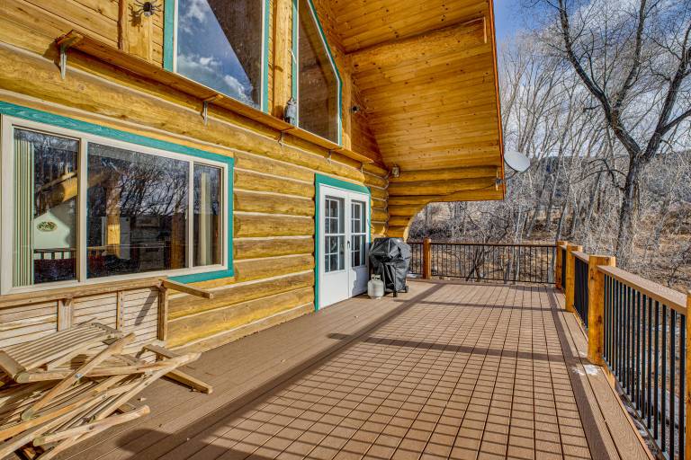 Deck & Pond Views! 2-Acre, Woodsy Rocky Mtn Haven — photo 4
