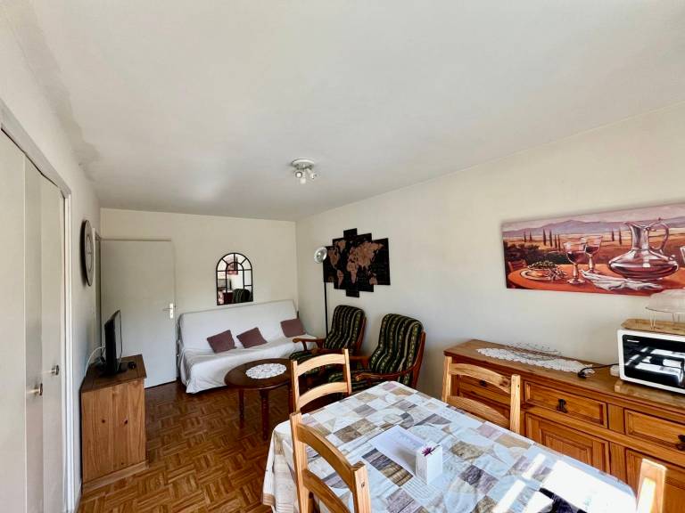 Apartment with 1 room for 5 persons — photo 2