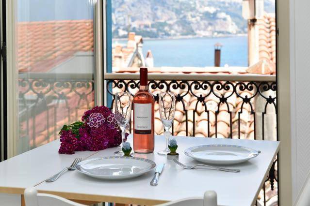 Holiday apartment with 1 room for 4 persons in Menton