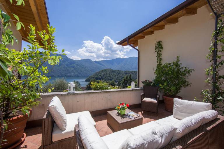 Ferienwohnung in Azzano, Mezzegra für max. 6 Personen Ferienwohnung in Azzano, Mezzegra für max. 6 Personen