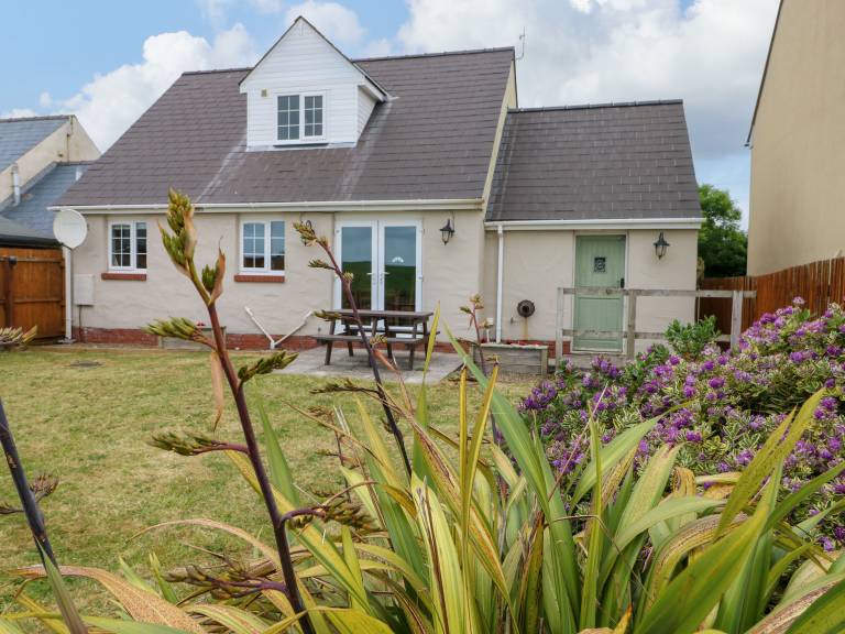 Cottage Solva