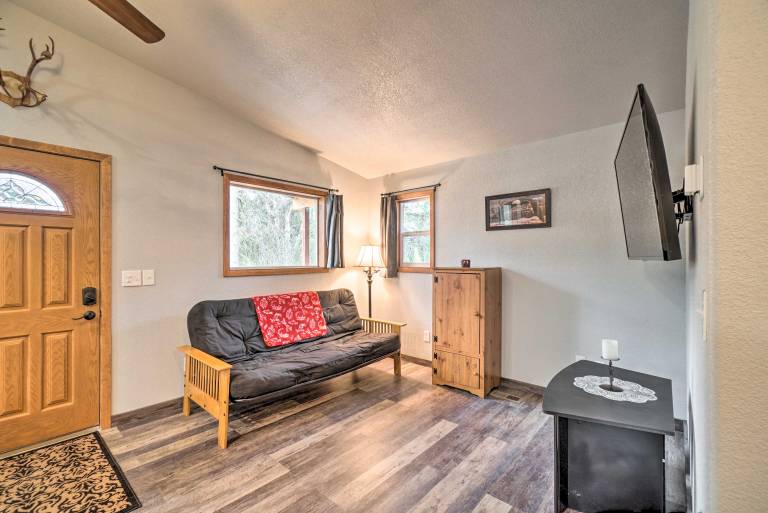 Cozy Downtown Soldotna Cabin: Dogs Welcome! — photo 5