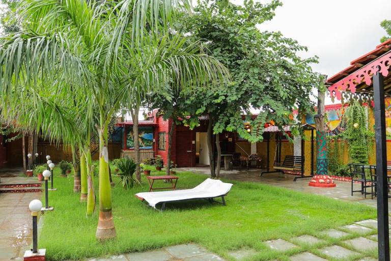 Villa with patio, yard & pool — photo 4