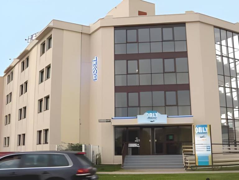 Orly Superior Hotel in Paray-Vieille-Poste