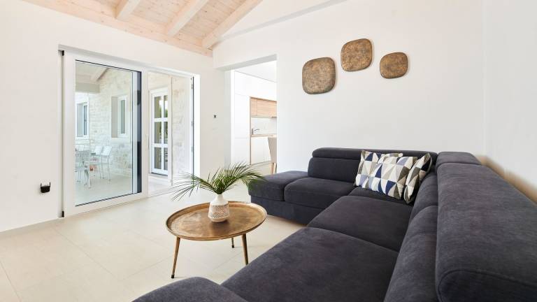 Fully equipped villa with private pool, yard & barbeque | Pets are welcome — photo 4