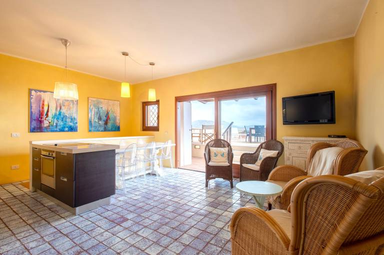 Holiday Home 'Casa Marina' with Sea View, Private Beach Access, and Air Conditioning — photo 3