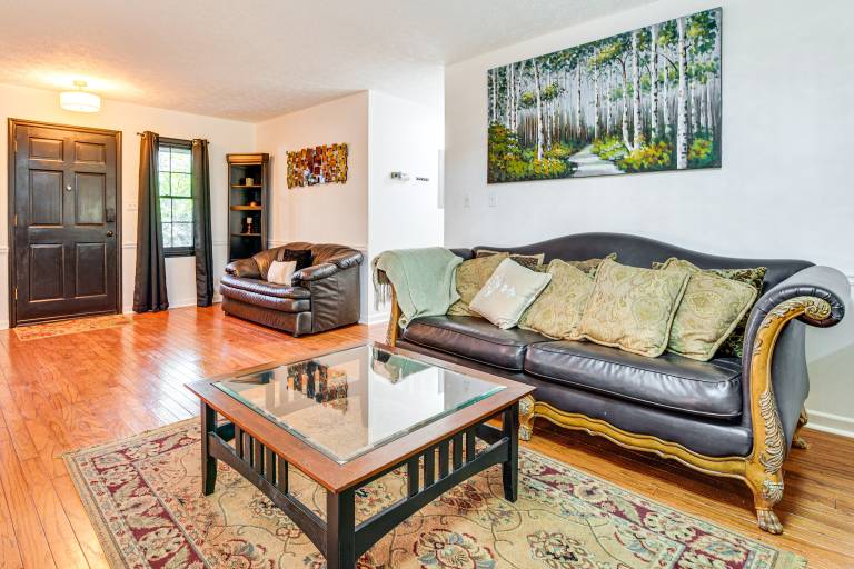 6 Mi to Marietta Square: Family Retreat w/ Yard! — photo 2