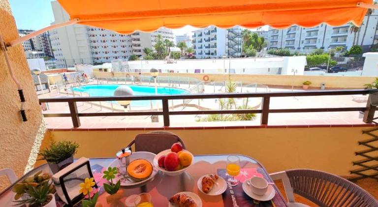 Holiday apartment with patio & private pool | Next to the beach | Pets allowed in San Bartolomé de Tirajana