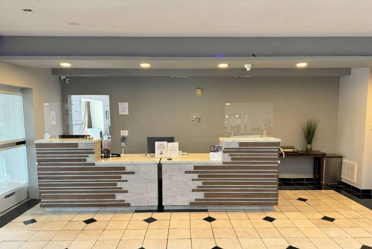 La Quinta Inn & Suites by Wyndham Tulare — photo 4