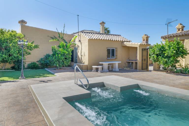 In a quiet location, with large garden and pool - Casa Ramón — photo 2