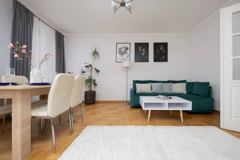Apartment with fast internet | Next to Próżna Street in Warsaw