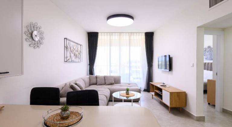 Serviced apartment with pool, sauna & terrace | Perfect for remote work | Pets allowed — photo 2