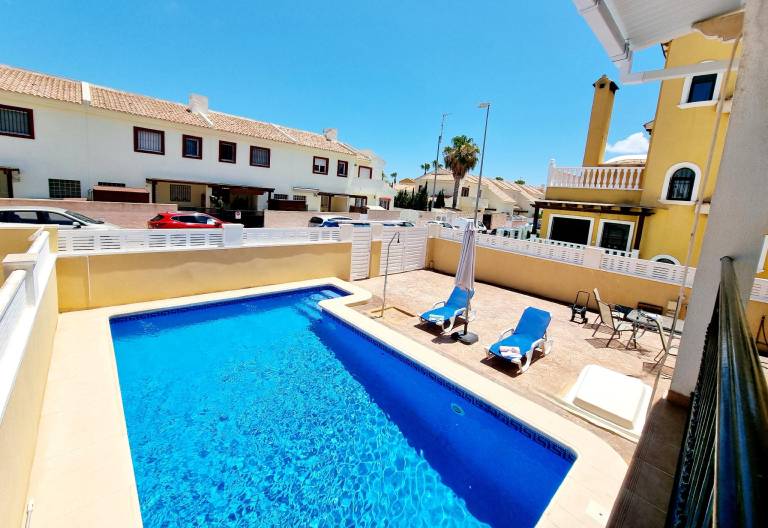 Bungalow Los Montesinos