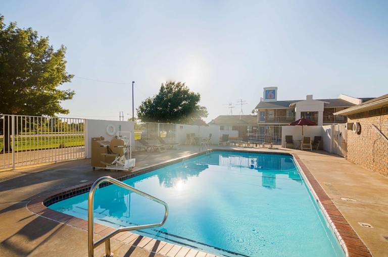 Motel 6 Lawton, OK — photo 2