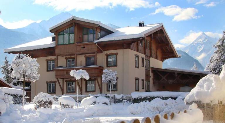 Apartment with garden & barbecue in Zell am See