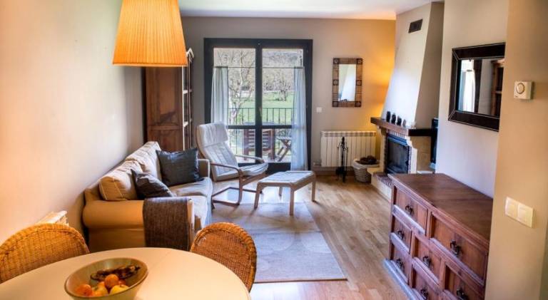 Vacation home with 2 rooms for 4 persons in Huesca