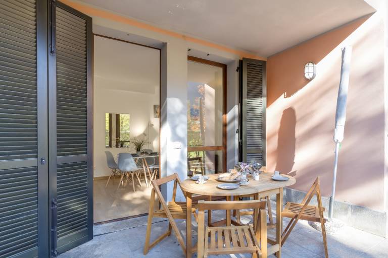 Holiday apartment with patio & garden | Mountain view in Porlezza