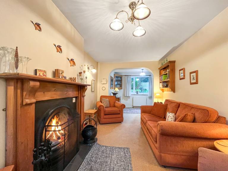 Cottage with barbeque & yard | River view — photo 4