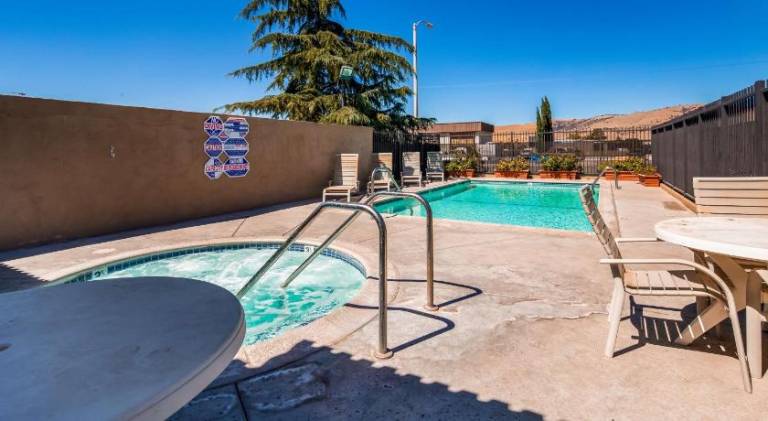 SureStay by Best Western Tehachapi — photo 3