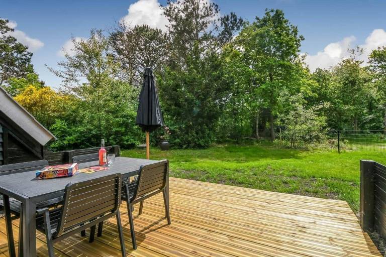 Vacation home with grill & yard — photo 4