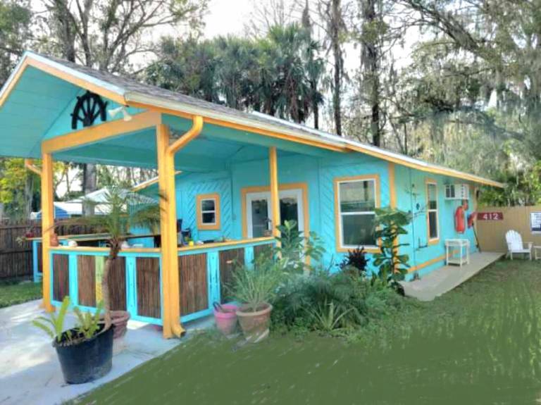 Cabin  Edgewater