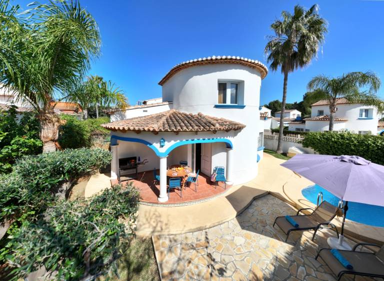 Villa with private pool, grill & patio — photo 2