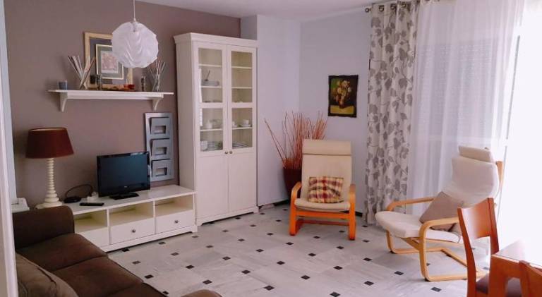 Fully equipped rental apartment with pool & patio | Next to the beach | Dogs allowed in Benidorm