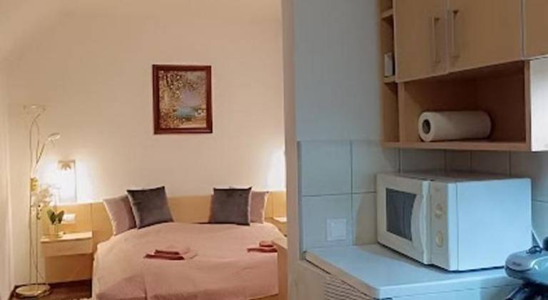Serviced apartment with pool, sauna & patio — photo 4