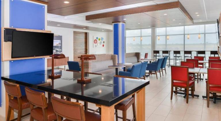 Holiday Inn Express & Suites - Ogallala By IHG — photo 4