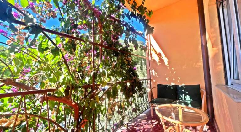 Pomalo Retreat, Your Calm Escape Near the City, Sunlit Terrace, Space & Comfort and Parking — photo 3