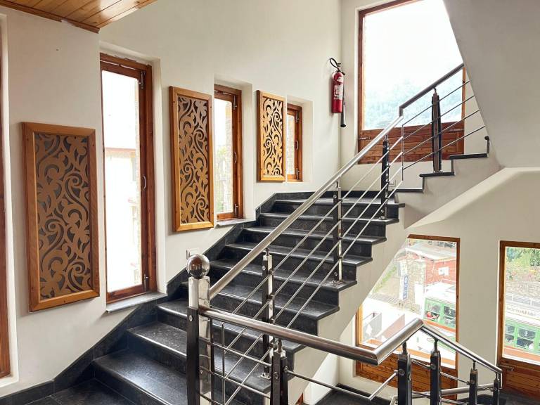 Hotel Chandertal Regency in Manali