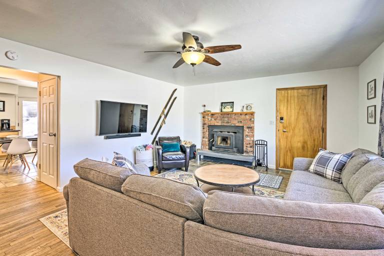 Updated Rustic Retreat Cabin: Walk to Payette Lake — photo 4