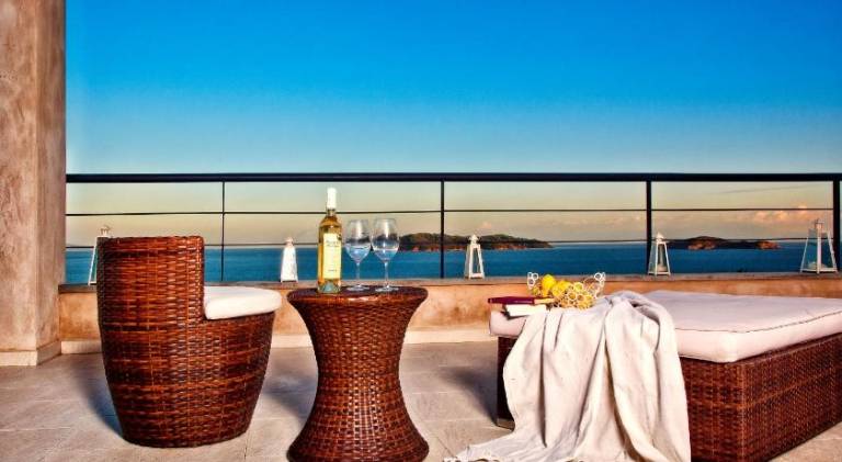 Child-friendly beautiful villa with patio, garden & pool | Next to the beach | Dogs allowed — photo 4