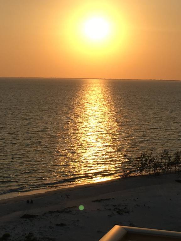 Beautiful Direct Facing Gulf View - Modern Beach Front 10th Floor property — photo 2