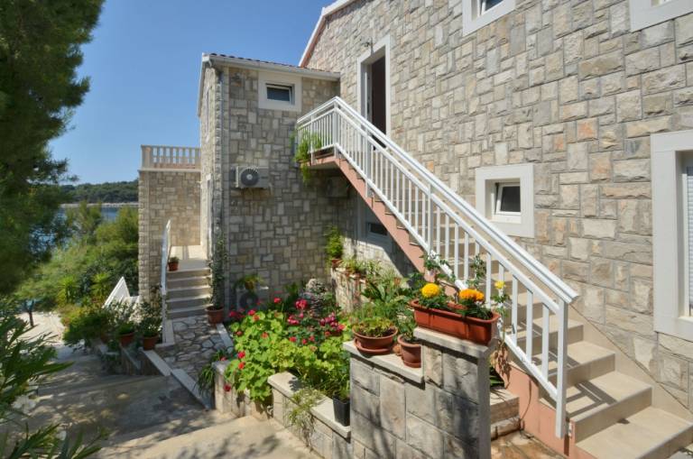 Apartman  Karbuni