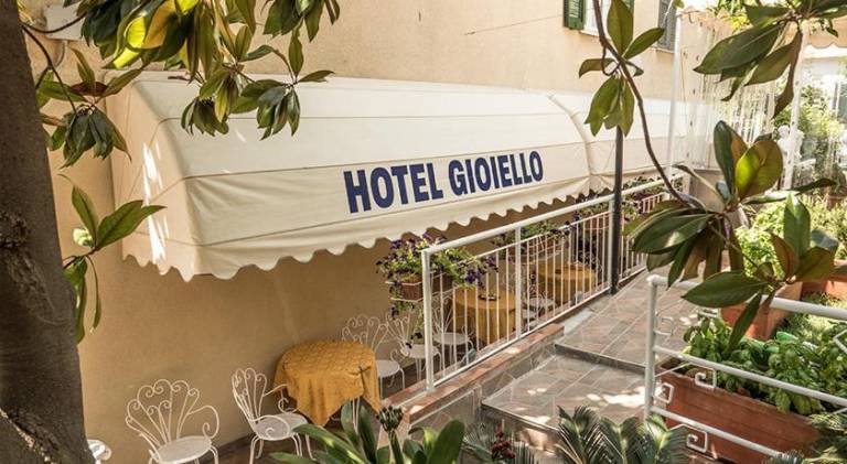 Bed and Breakfast Gioiello in Celle Ligure