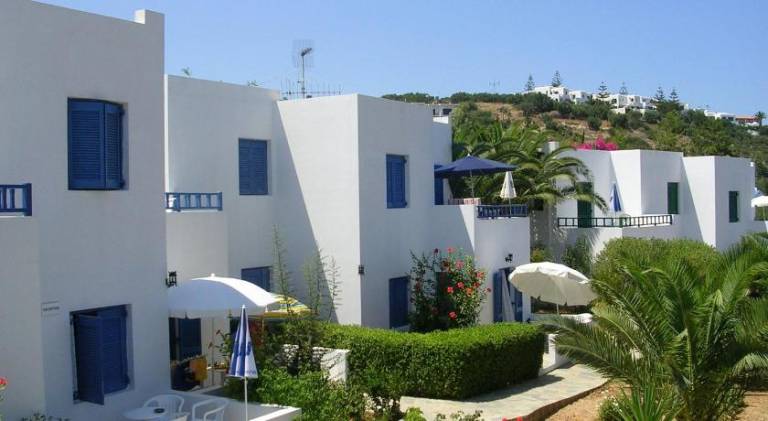Pleasant serviced apartment with patio, garden & pool | Close to the beach | Pets are welcome — photo 5