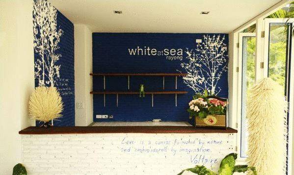 White @ Sea Resort — photo 4