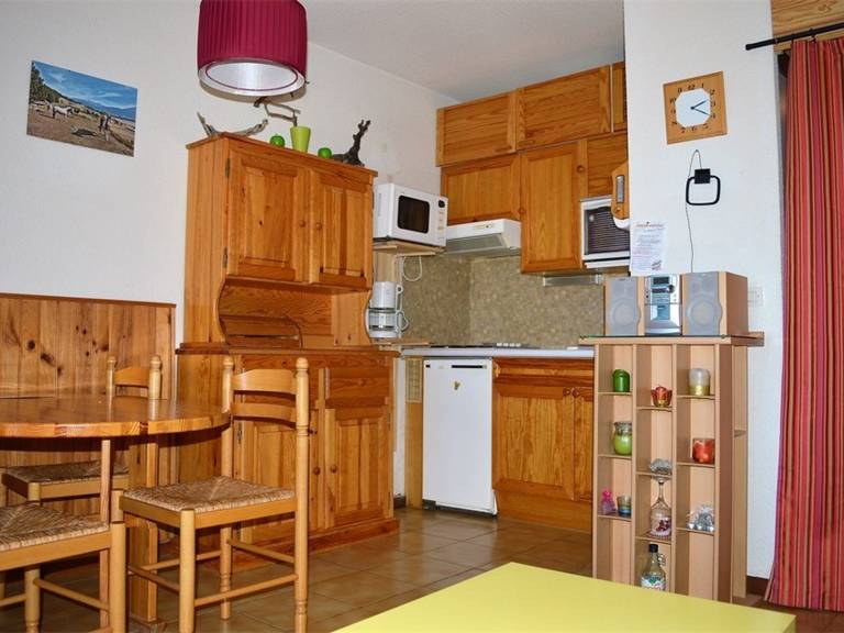 Quiet apartment in station center with parking — photo 4